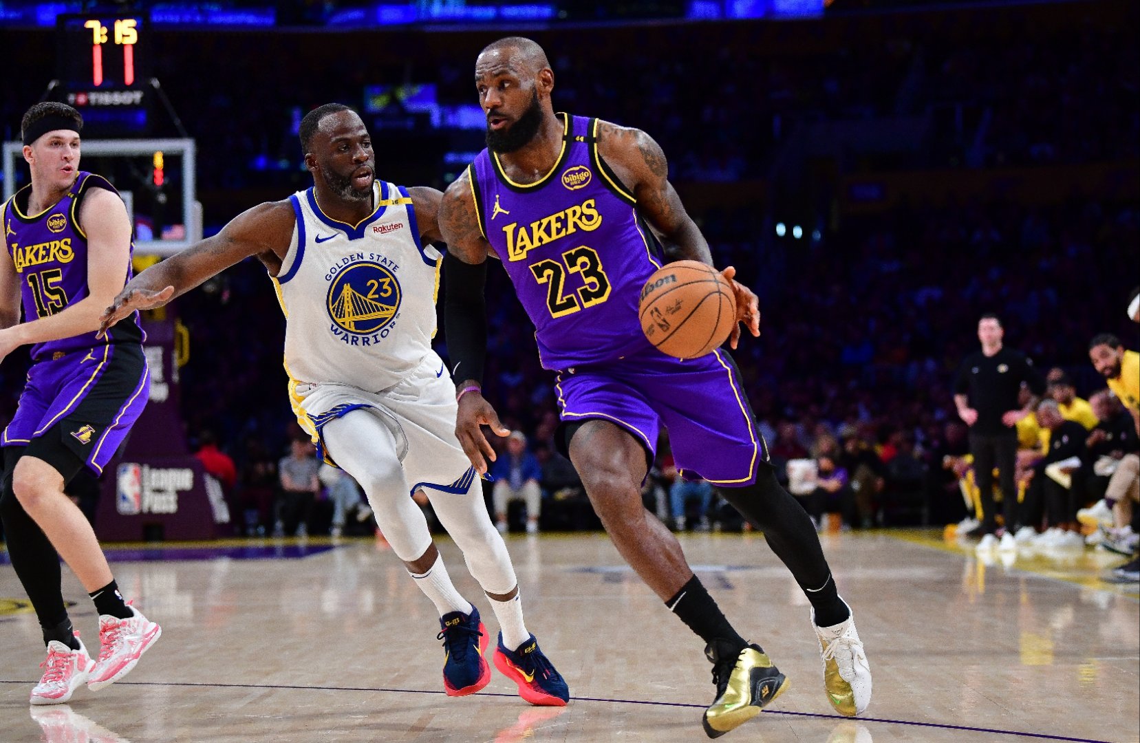 包含NBA名宿们重回球场，全明星周末掀起巨大热潮的词条