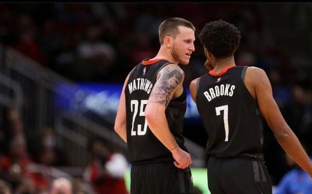 火箭103比114输给猛龙,遭遇七连败 火箭103比114输给猛龙,遭遇七连败