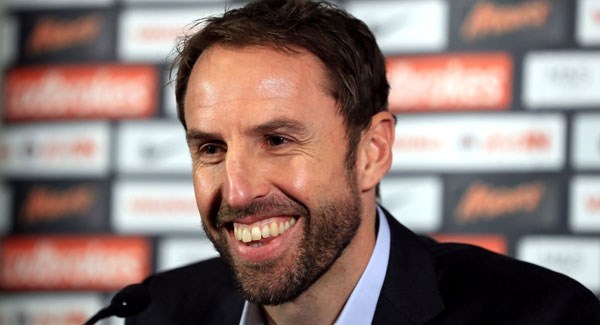 英格兰羽毛球队爆冷日本羽毛球队，陶菲克完成帽子戏法的简单介绍