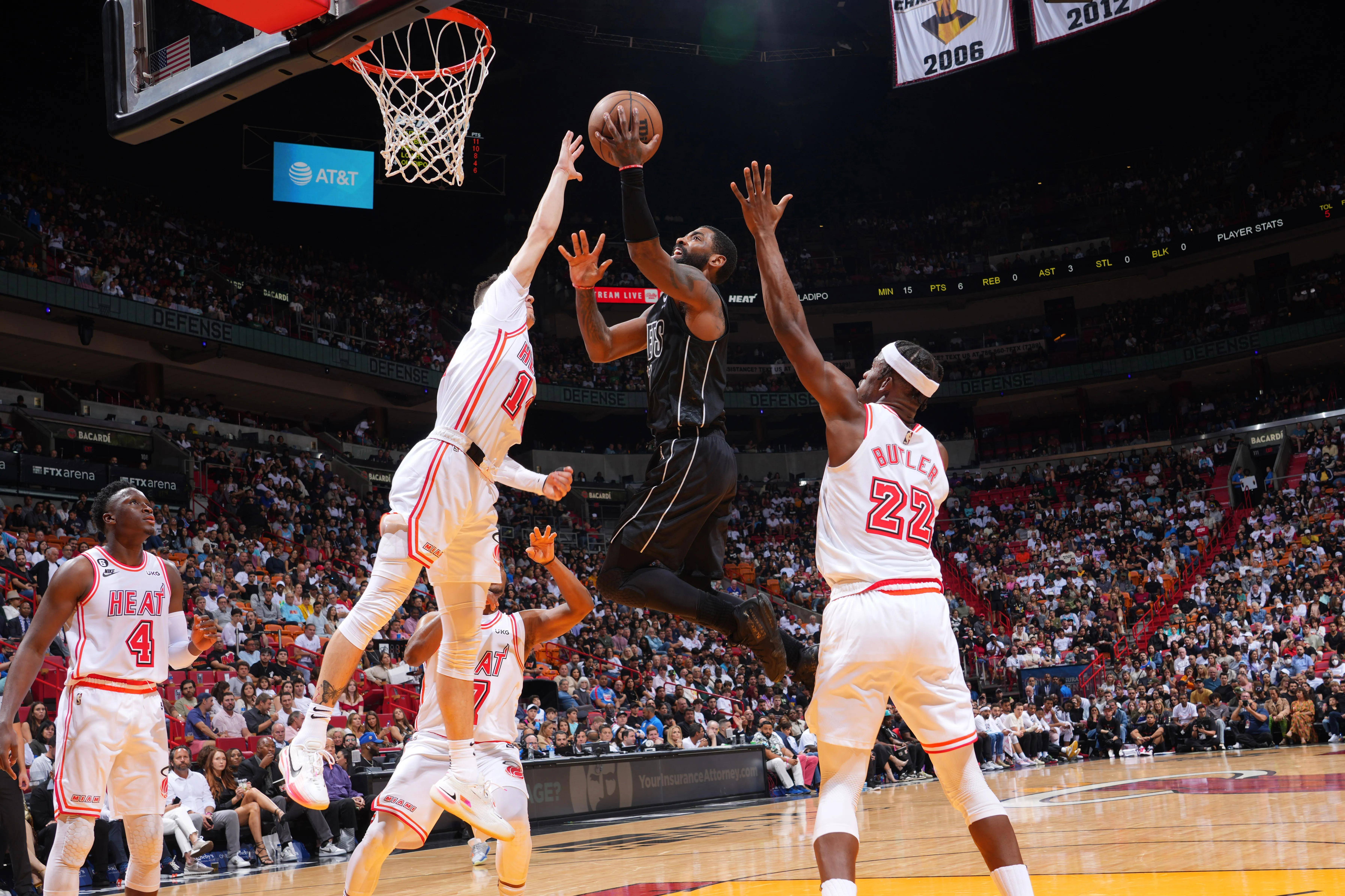 篮网B队险胜法国男篮，詹姆斯制霸全场