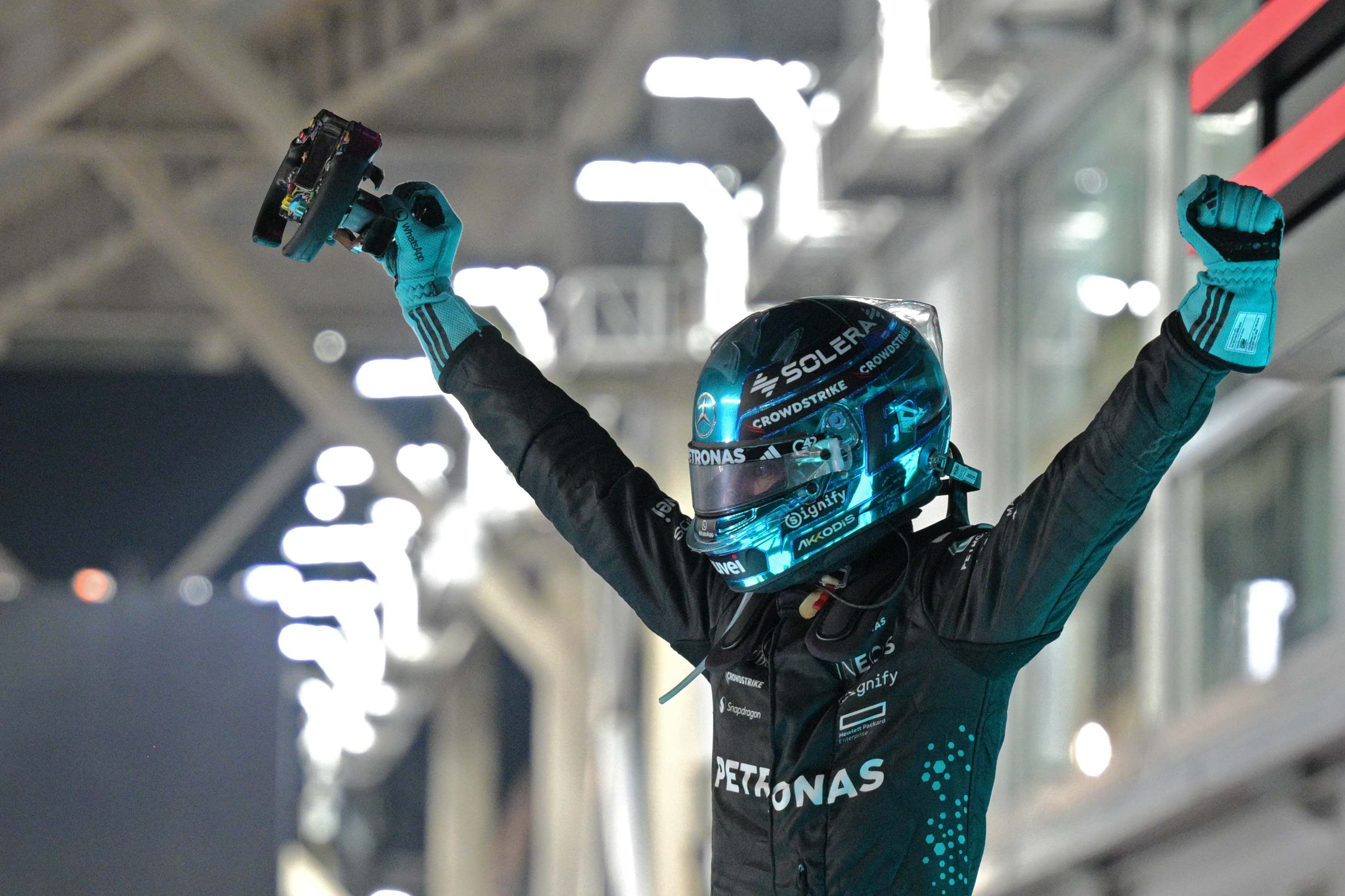 梅赛德斯险胜威廉姆斯，拉塞尔关键制胜的简单介绍