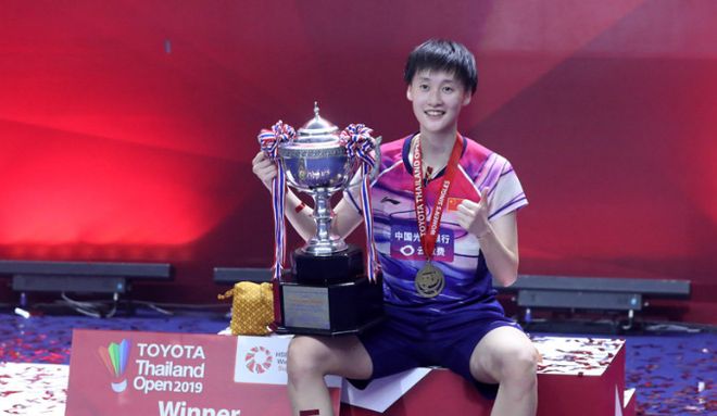 泰国队险胜印度队，黄鸭组合扛起全队