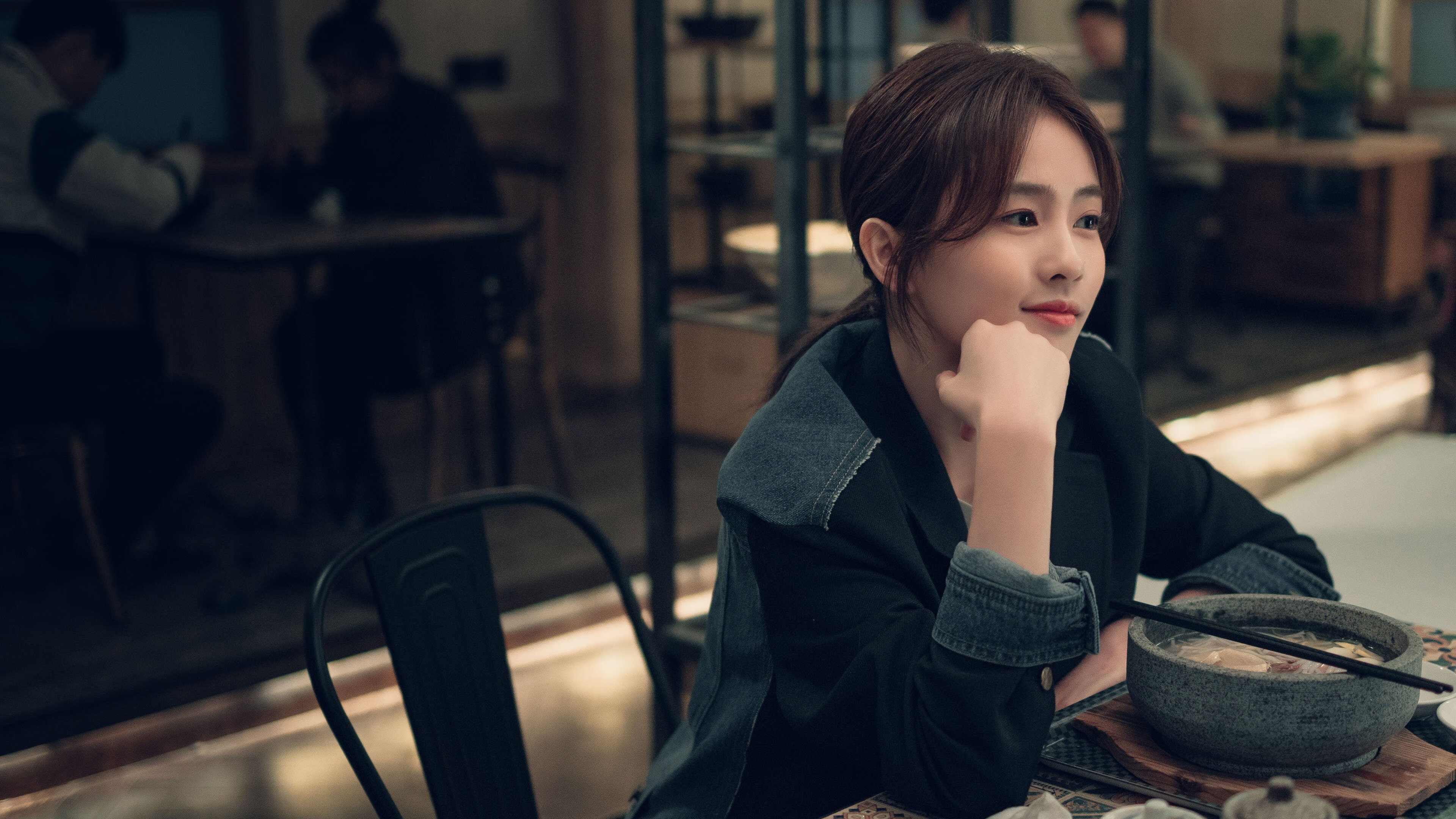 开云体育入口-逆境雄鹰，字母哥独木难支，篮网加时鏖战擒鹿