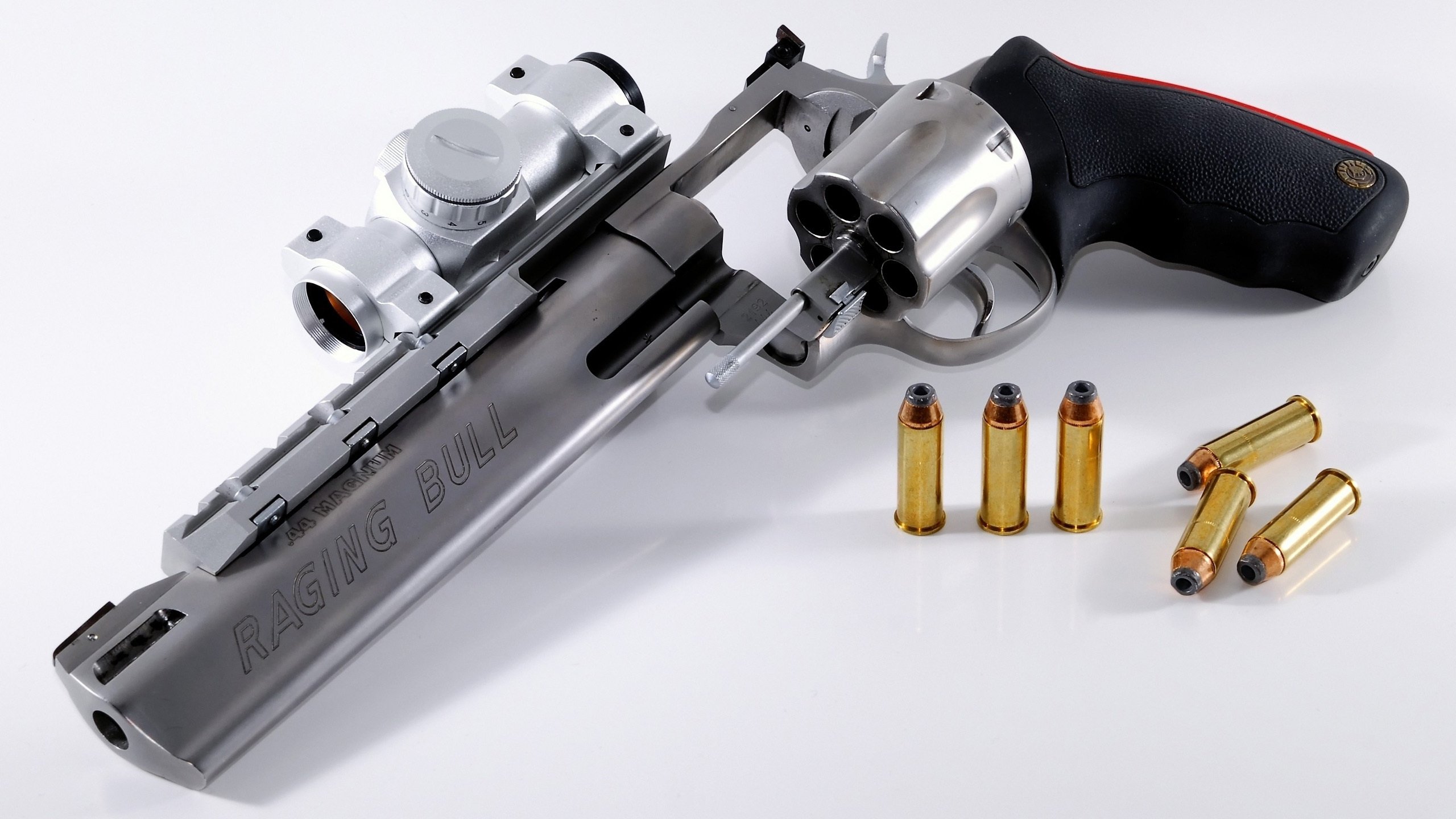 尼克斯的铁血节奏钳制篮网，切特在季后赛舞台初露主宰锋芒