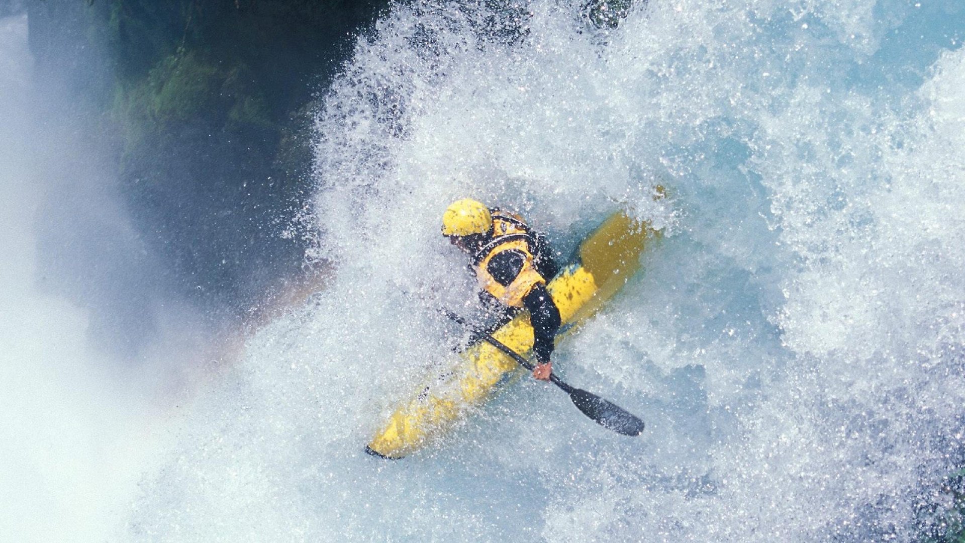 绿茵双城记，从意甲焦点战到墨西哥与几内亚的足球共鸣