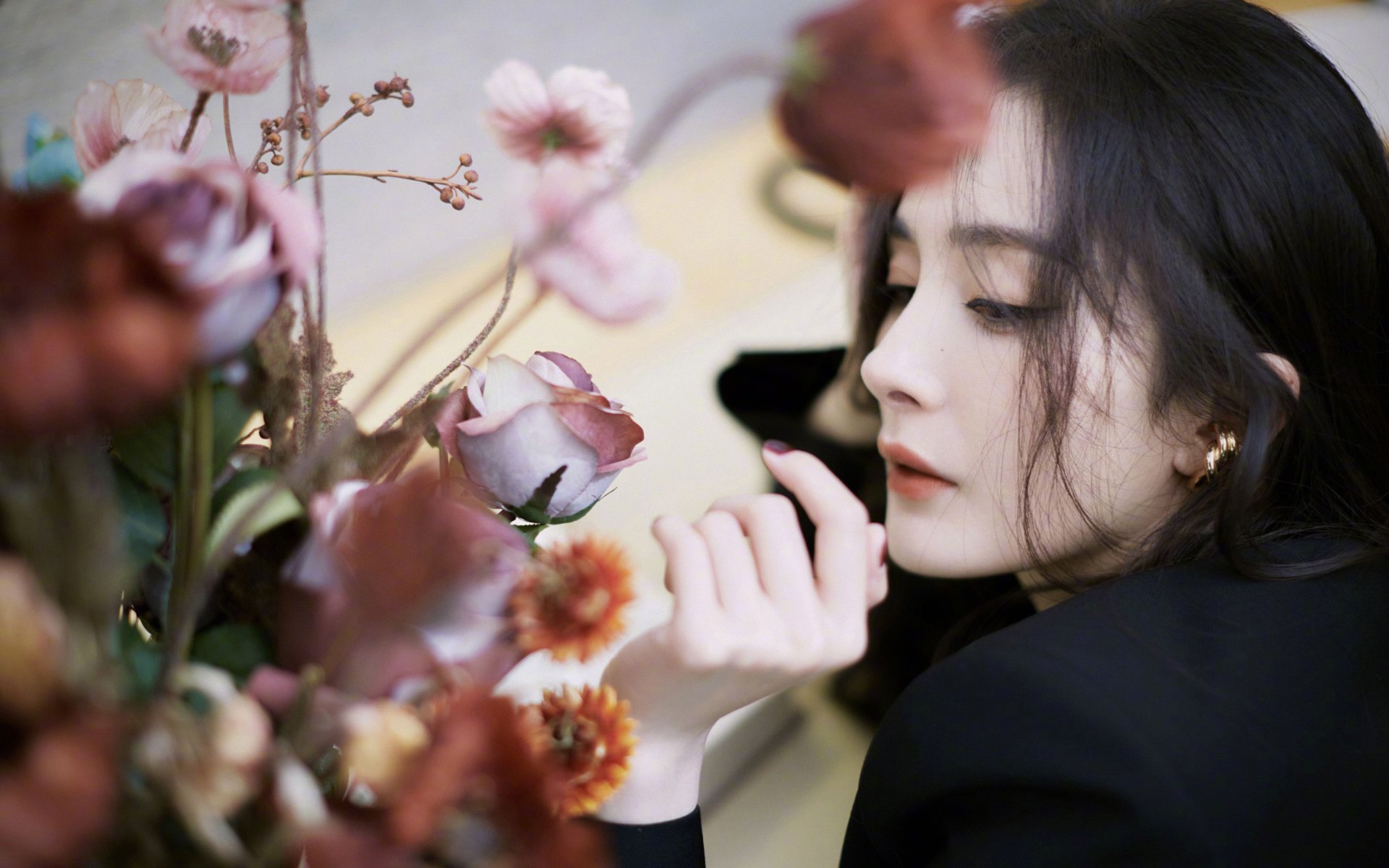 猛龙强压灰熊展统治力，字母哥西决生死战上演王者归来