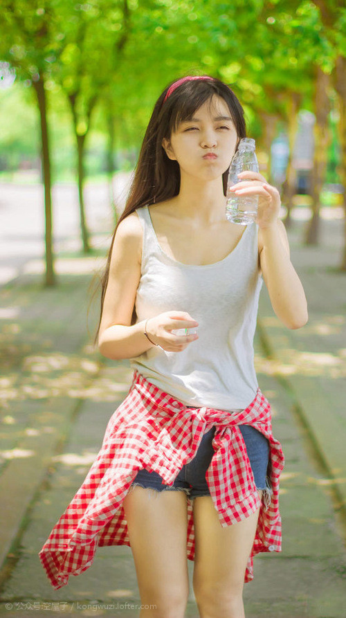 时空裂缝中的总冠军，当勇士遭遇深圳，篮球在第四维度裂变